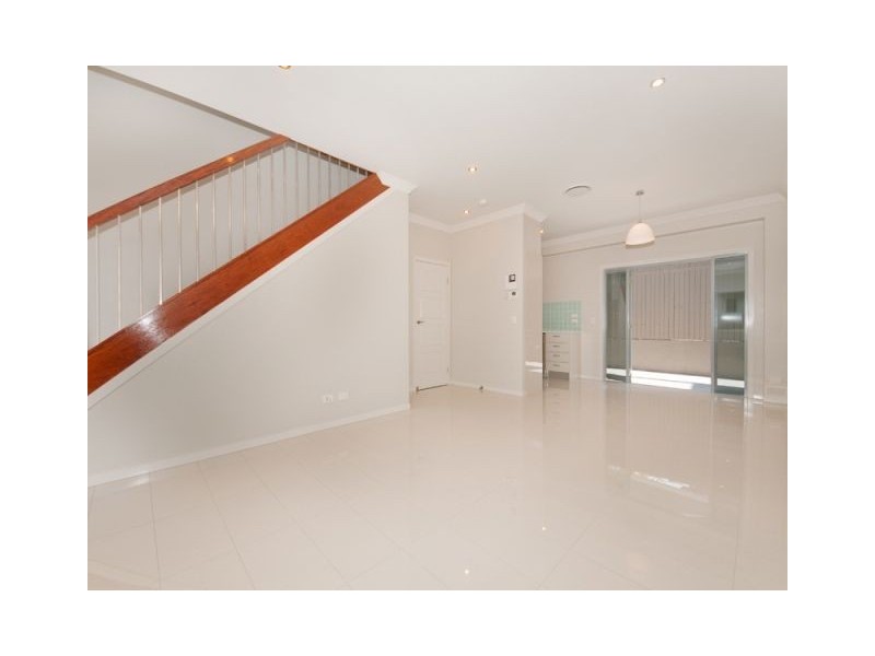 2/42 Brown Street, Camp Hill QLD 4152