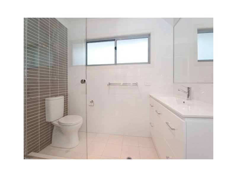 2/42 Brown Street, Camp Hill QLD 4152