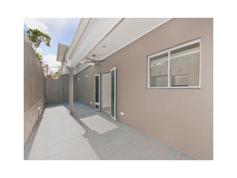 2/42 Brown Street, Camp Hill QLD 4152