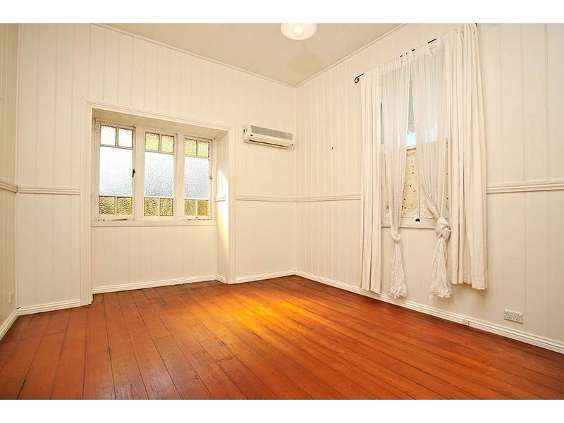 28 Fern Street, Woolloongabba QLD 4102