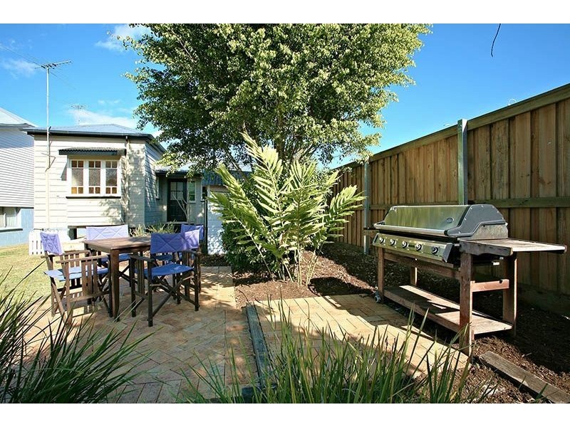 28 Fern Street, Woolloongabba QLD 4102