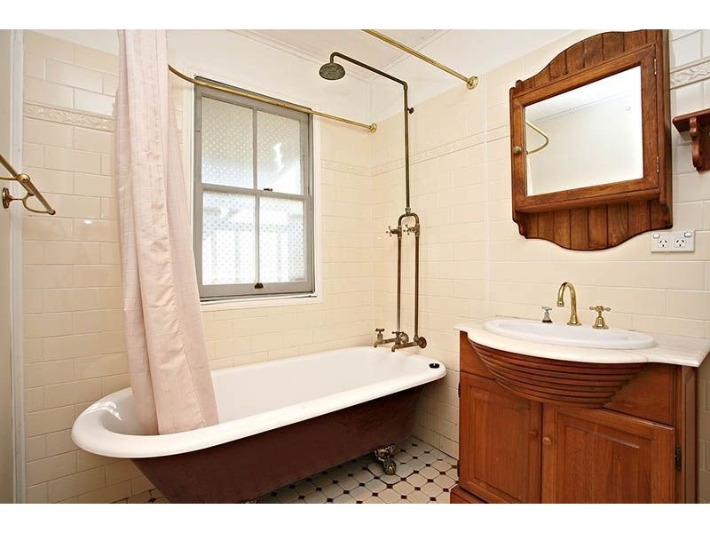 28 Fern St, Woolloongabba QLD 4102