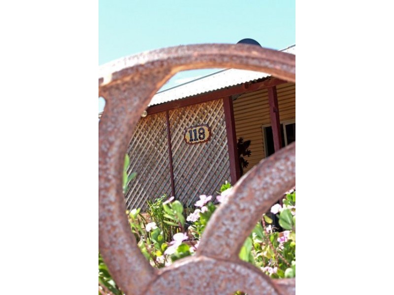 118 Sutcliffe Road, Waggrakine WA 6530