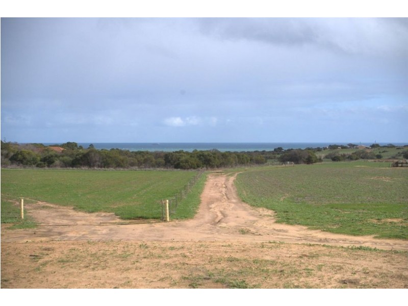 L319/585 David Road, Waggrakine WA 6530