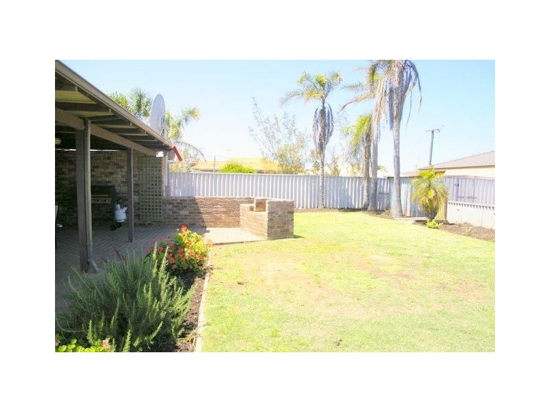 74 Mcaleer Drive, Mahomets Flats WA 6530