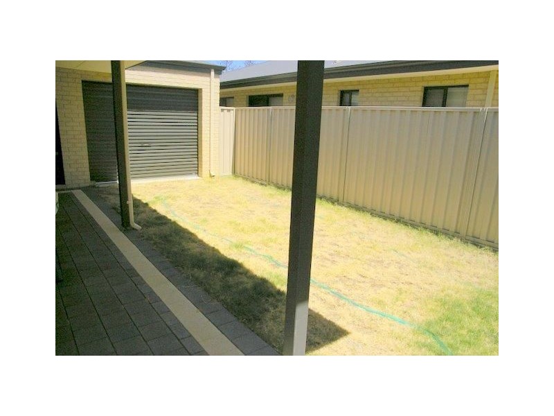 4/11 Waldeck Street, Geraldton WA 6530