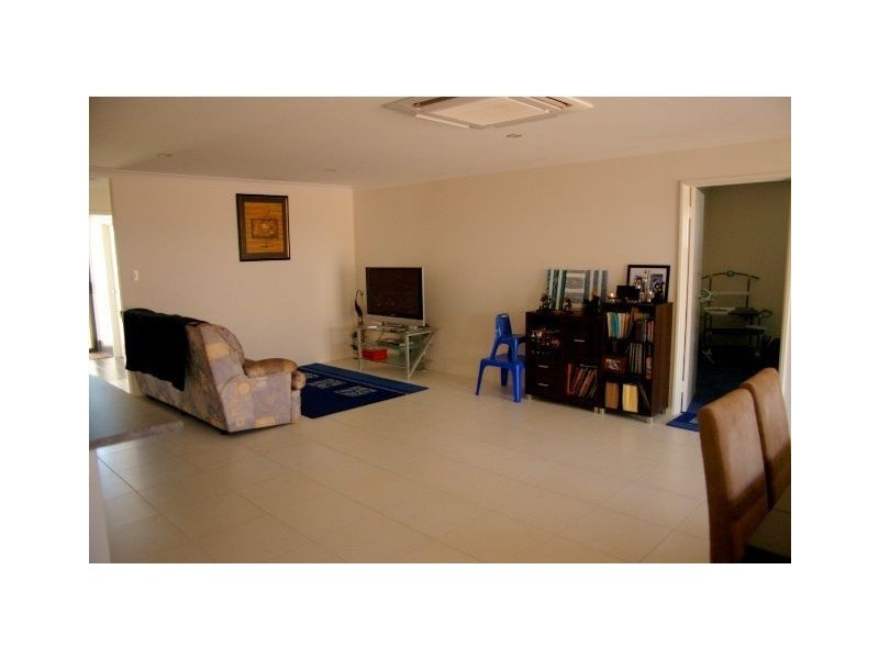 63 Sutcliffe Road, Waggrakine WA 6530