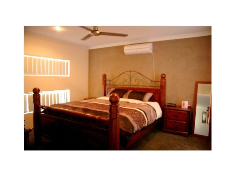 63 Sutcliffe Road, Waggrakine WA 6530