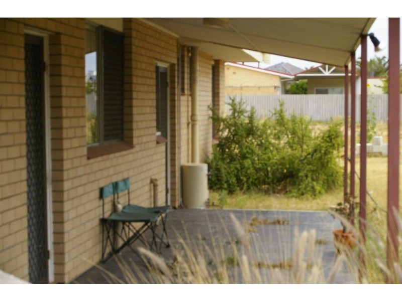 8 Catherine Street, Geraldton WA 6530