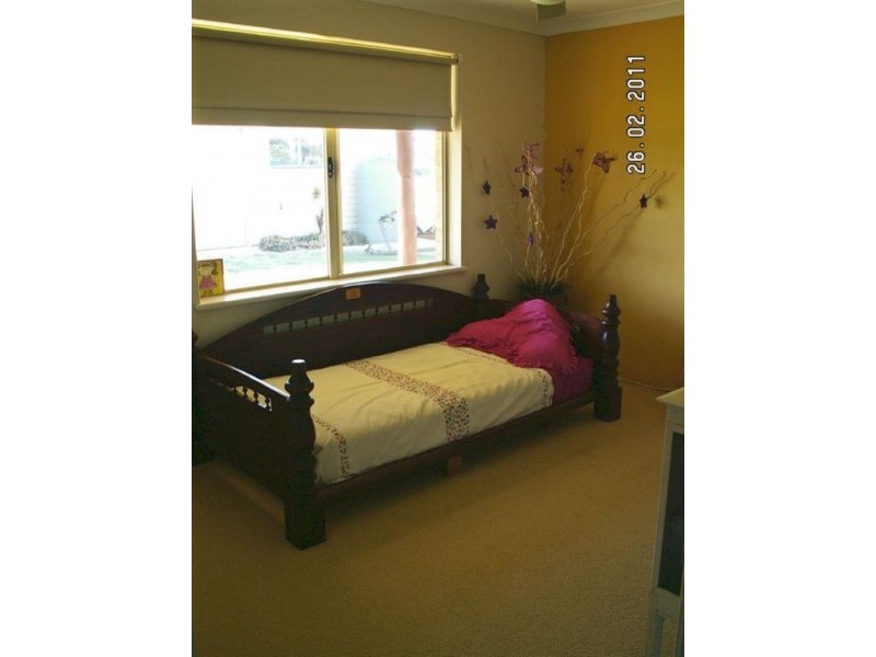 2 Wave Crest Circle, Drummond Cove WA 6532