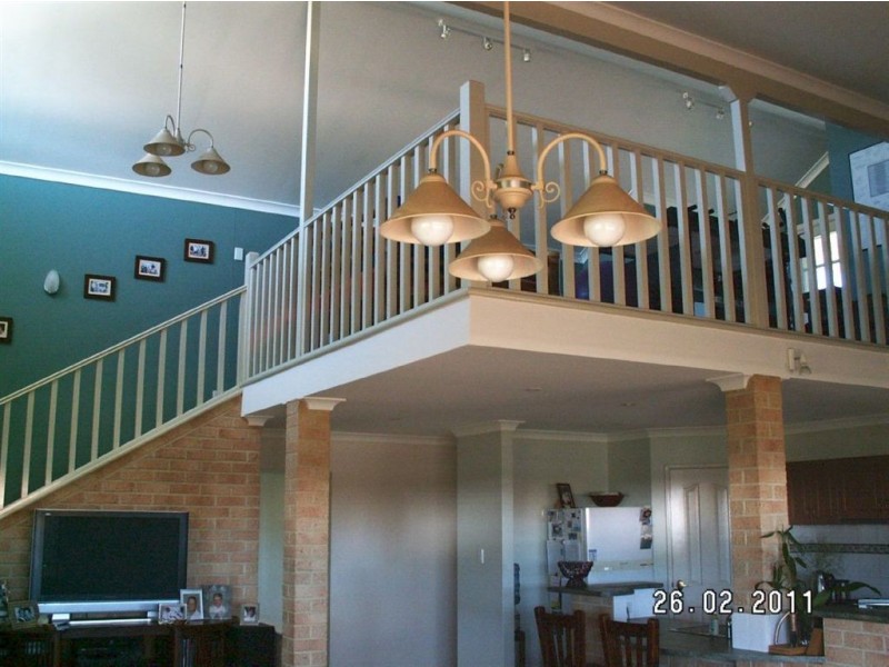 2 Wave Crest Circle, Drummond Cove WA 6532