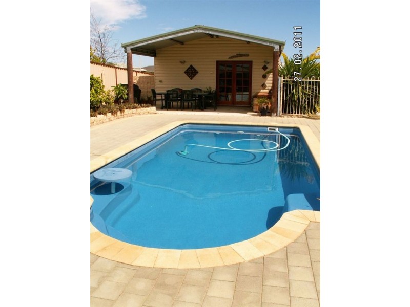 2 Wave Crest Circle, Drummond Cove WA 6532