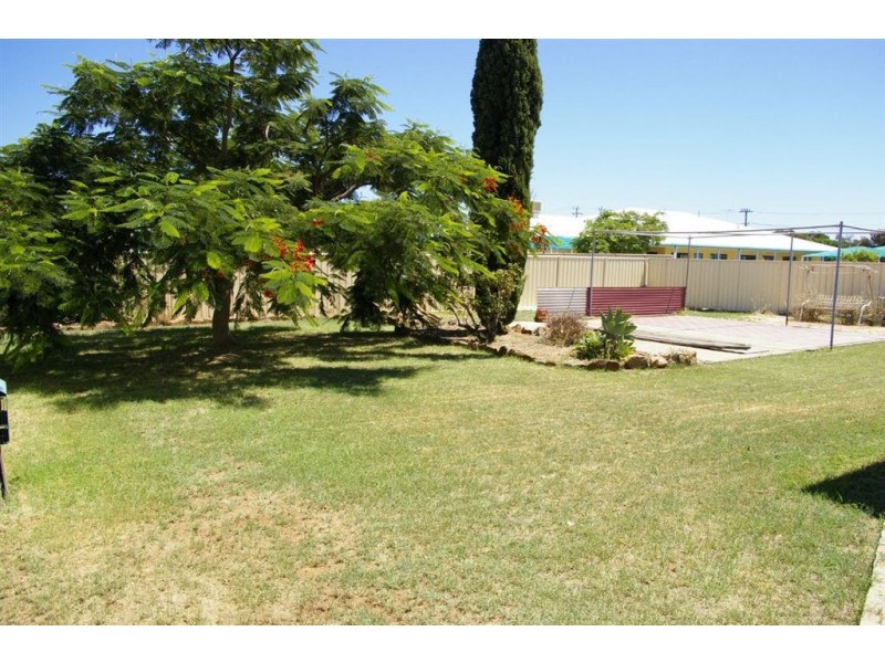 257 First Street, Wonthella WA 6530