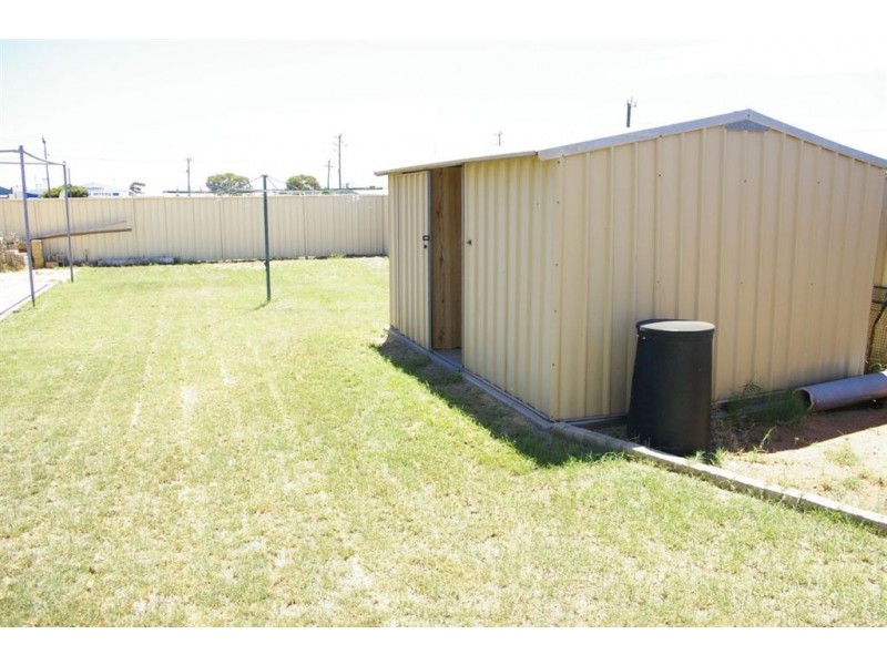 257 First Street, Wonthella WA 6530