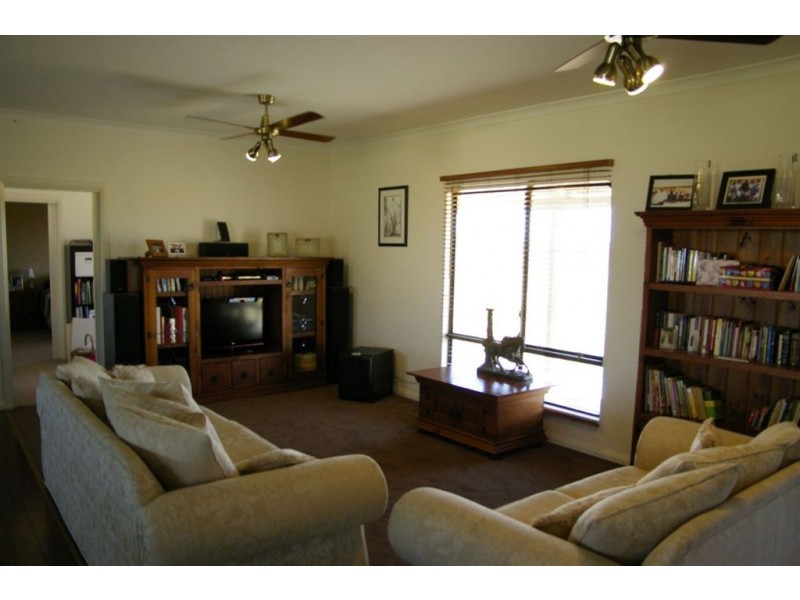 38 Sadler Way, Deepdale WA 6532