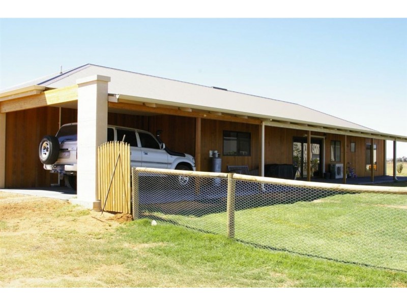 38 Sadler Way, Deepdale WA 6532