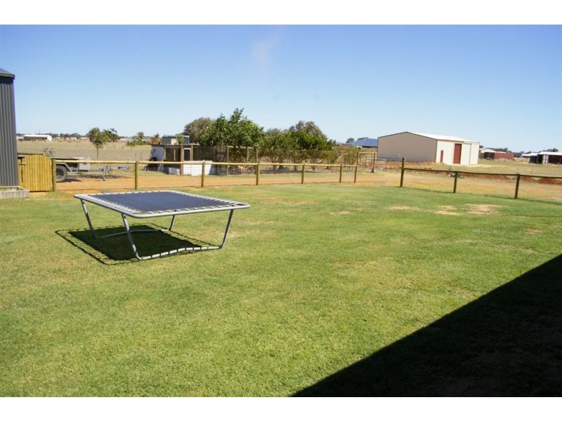 38 Sadler Way, Deepdale WA 6532