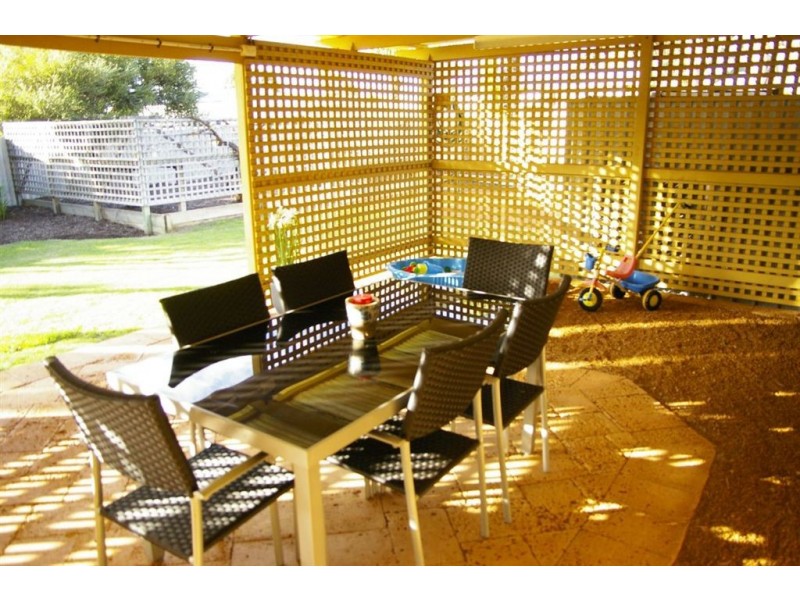 11 Astron Place, Waggrakine WA 6530