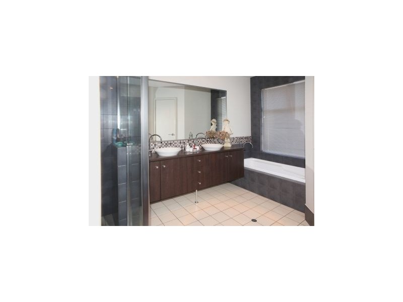 20 Waterfront Circle, Drummond Cove WA 6532