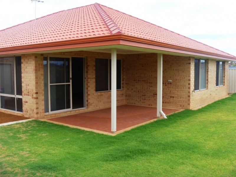 17 Barnacle Road, Drummond Cove WA 6532