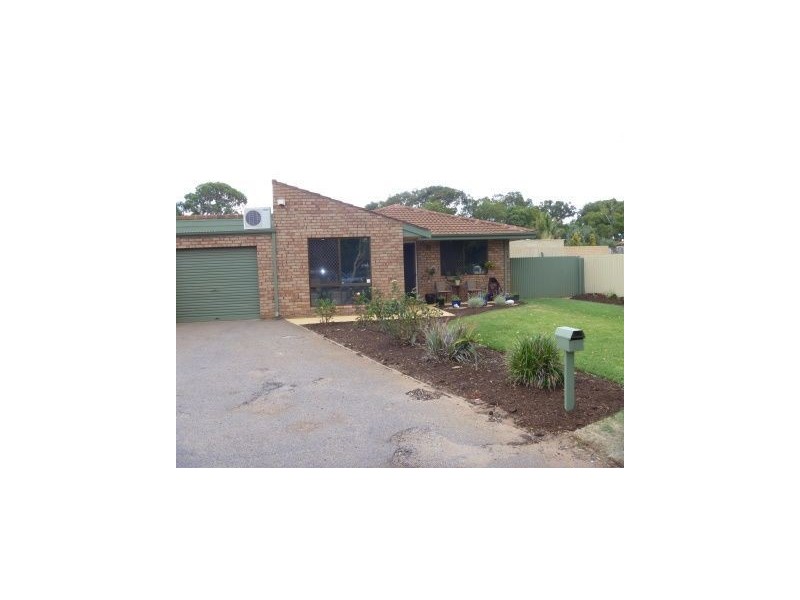 61 Railway Street, Bluff Point WA 6530