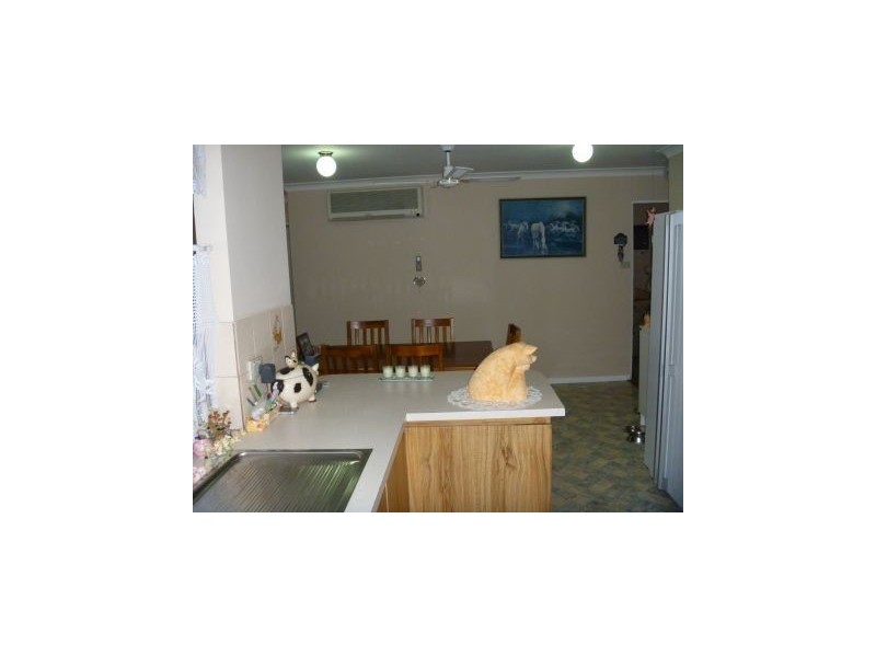 61 Railway Street, Bluff Point WA 6530