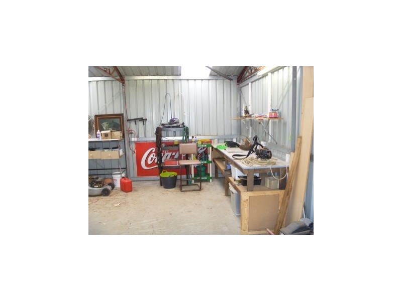 7 Evans Road, Walkaway WA 6528