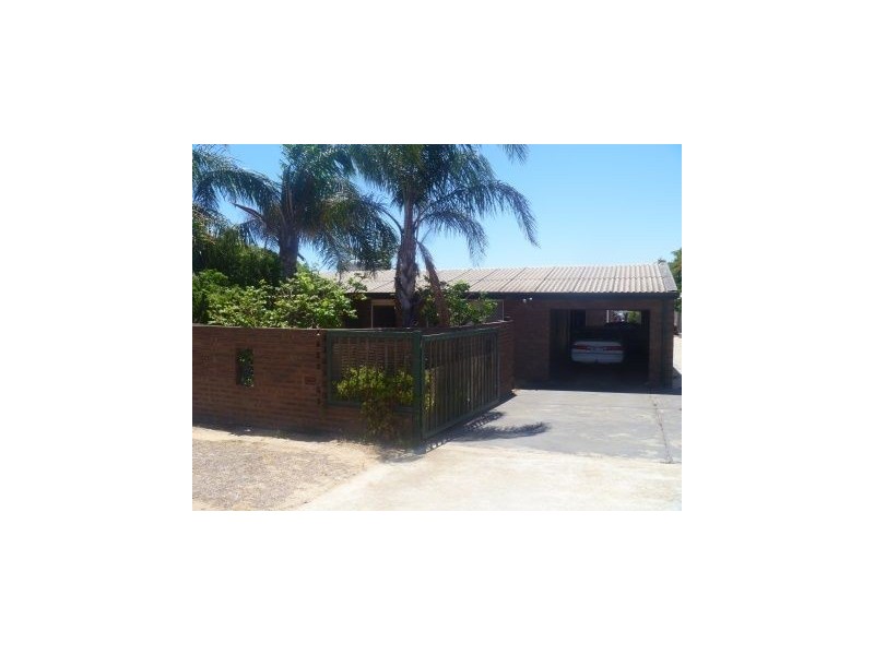 211 Third Street, Wonthella WA 6530