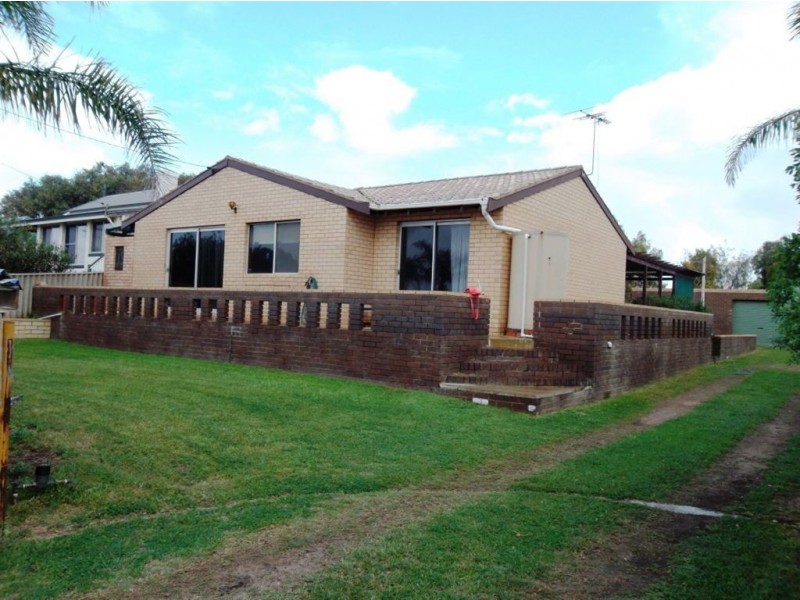 21 Gaskin Drive, Greenough WA 6532