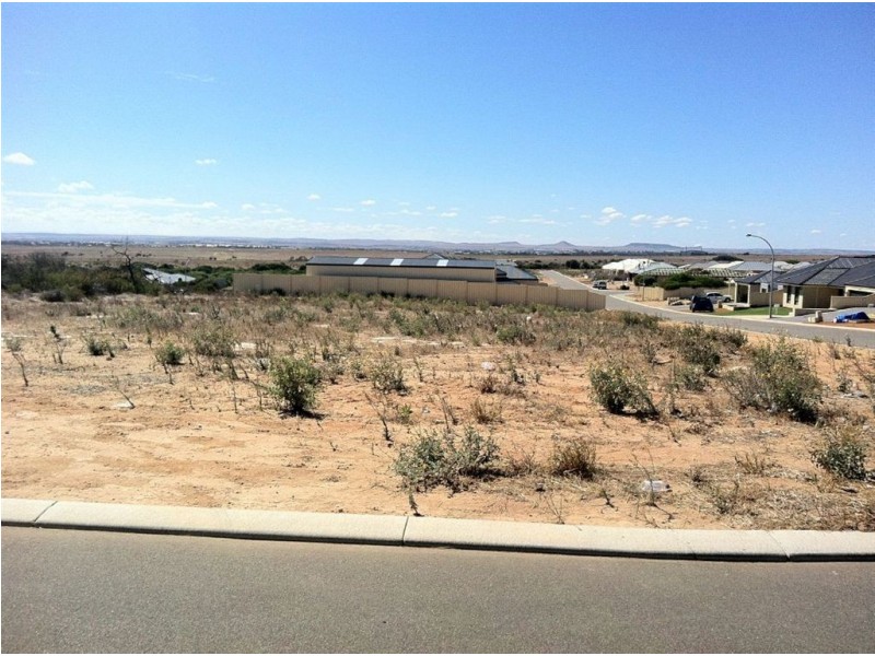 8 Essie Street, Wandina WA 6530