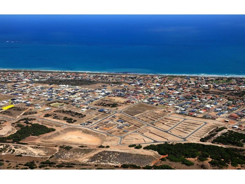 8 Essie Street, Wandina WA 6530