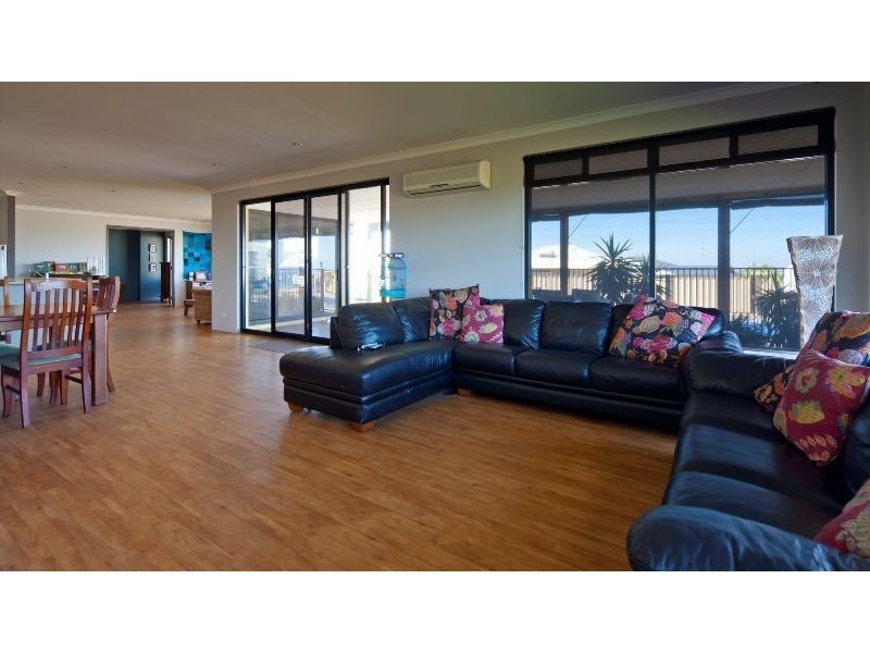 27 Wallabi Drive, Wandina WA 6530