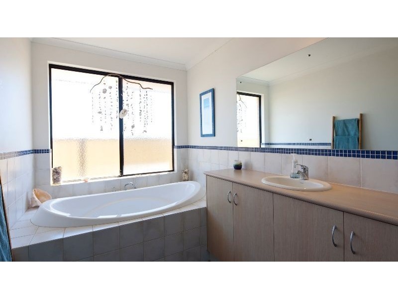 27 Wallabi Drive, Wandina WA 6530