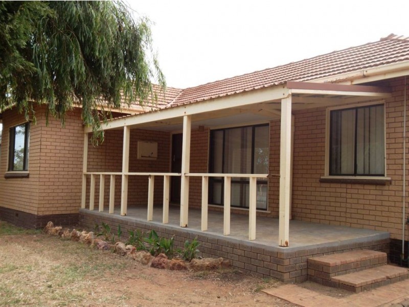 11 Whitfield Street, Geraldton WA 6530