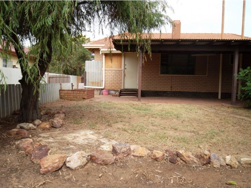 11 Whitfield Street, Geraldton WA 6530