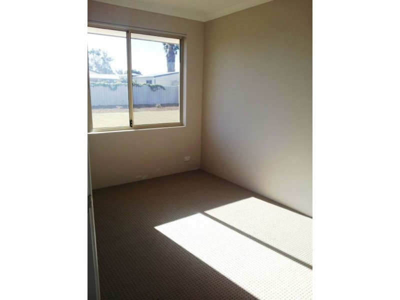 16 Yarraman Road, Waggrakine WA 6530