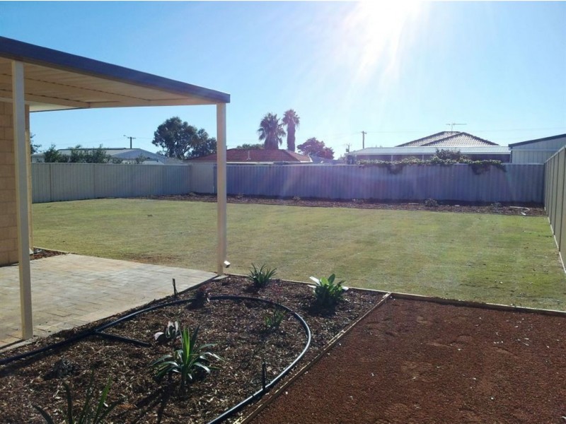 16 Yarraman Road, Waggrakine WA 6530