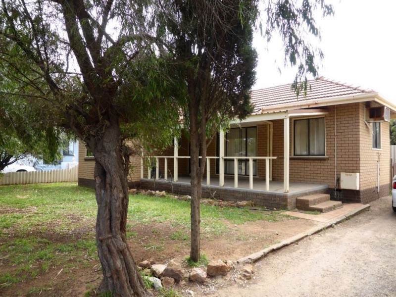 11 Whitfield Street, Geraldton WA 6530