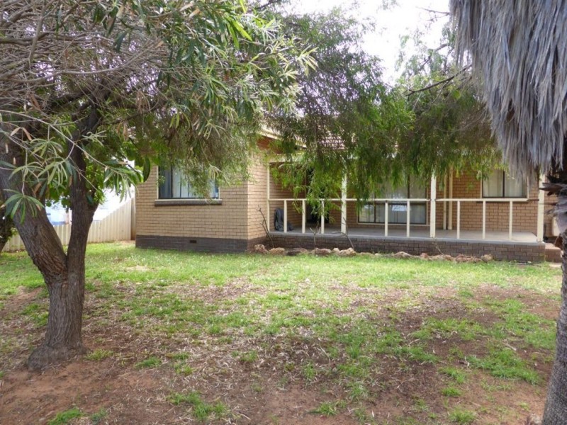 11 Whitfield Street, Geraldton WA 6530