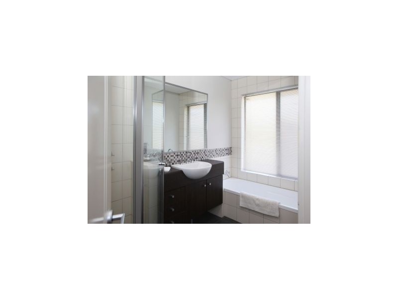 20 Waterfront Circle, Drummond Cove WA 6532