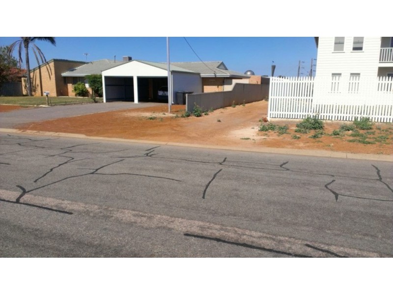 33 Eastern Road, Geraldton WA 6530