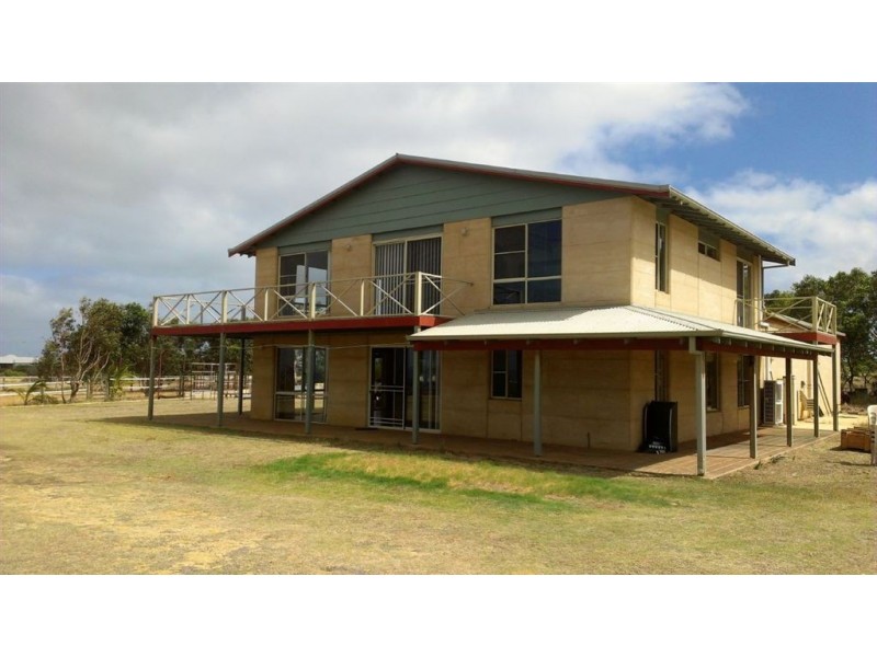 38 Wokarena Road, White Peak WA 6532