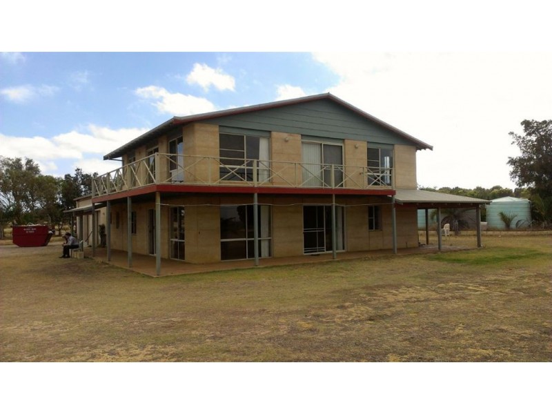 38 Wokarena Road, White Peak WA 6532