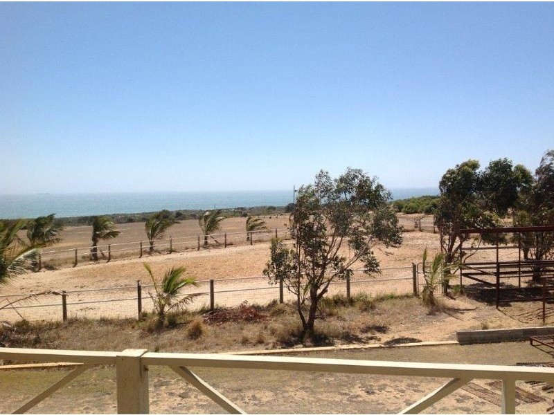 38 Wokarena Road, White Peak WA 6532