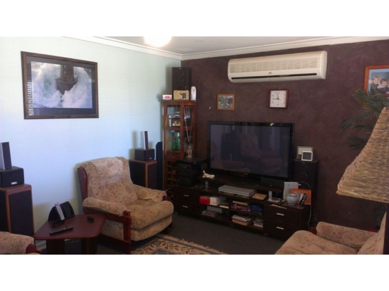 77 Kenny Crescent, Rangeway WA 6530