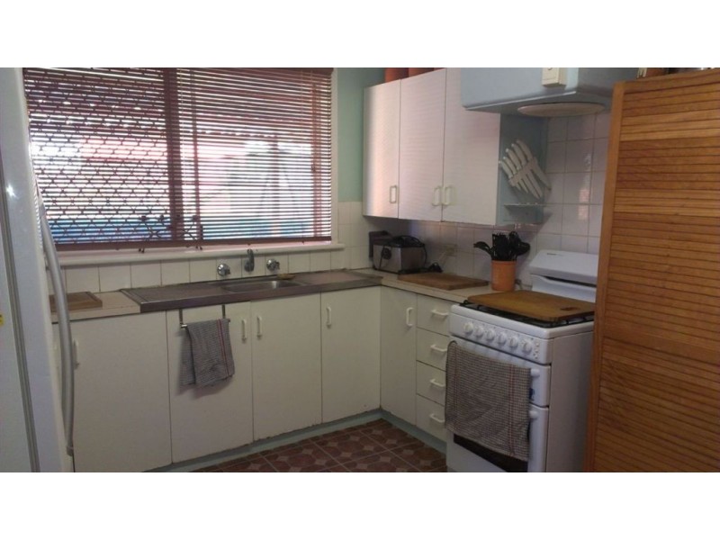 77 Kenny Crescent, Rangeway WA 6530