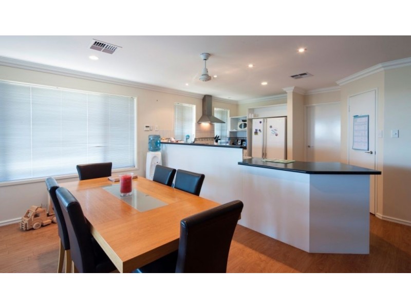 2 Yolanda Edge, Wandina WA 6530