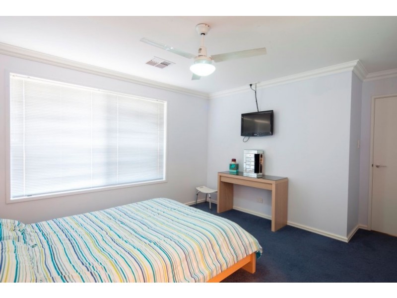 2 Yolanda Edge, Wandina WA 6530