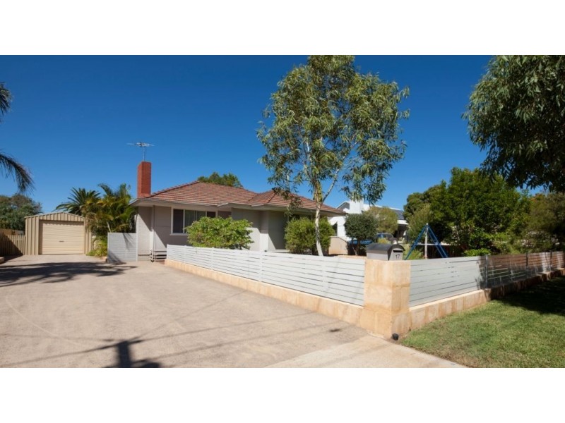 17 Eastbourne Road, Sunset Beach WA 6530
