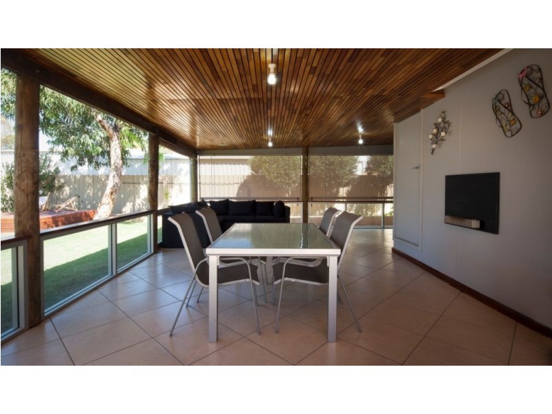 17 Eastbourne Road, Sunset Beach WA 6530